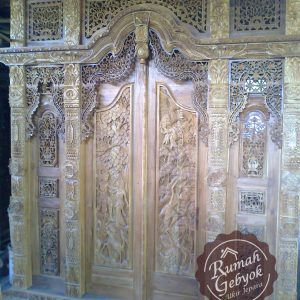 gebyok motif ramayana