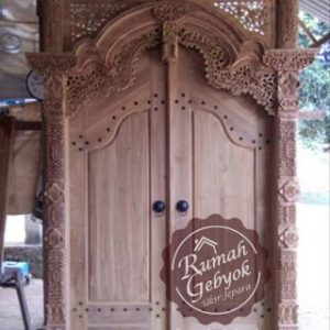 Gapura Gebyok Pintu Polos