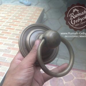 handle pintu antik