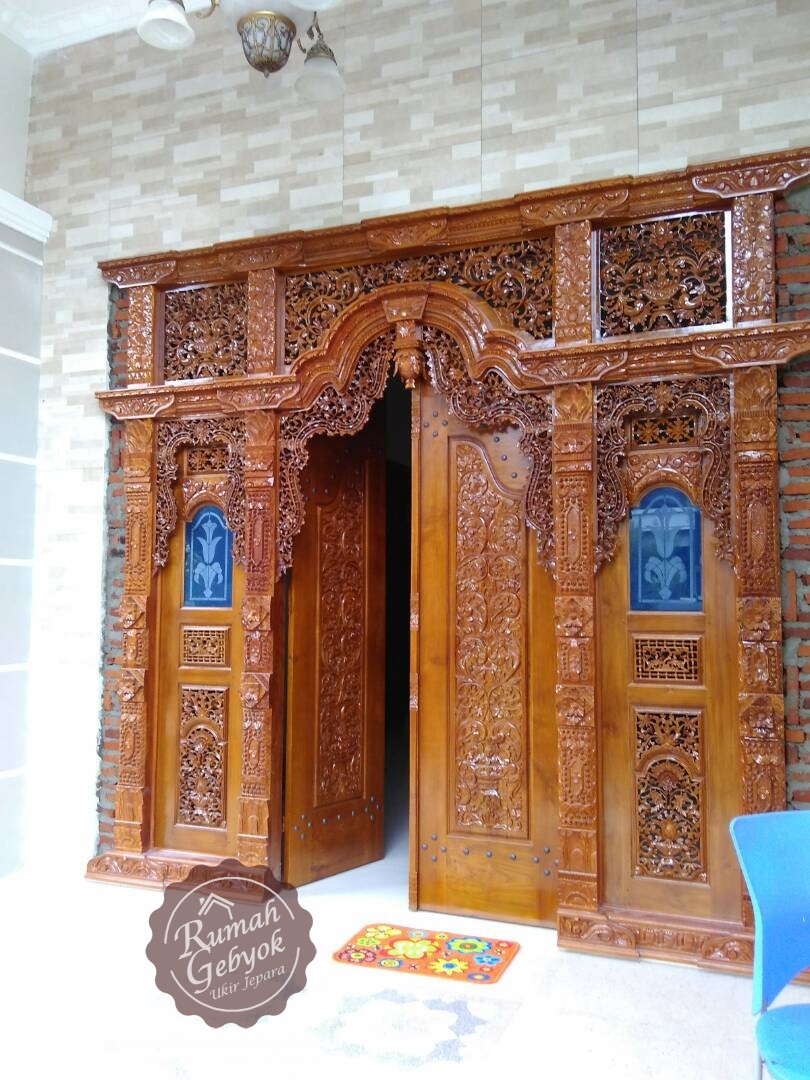 Rumah Minimalis Pintu Gebyok