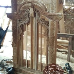 jendela tralis kayu